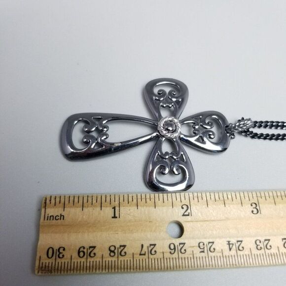 Vintage Sarah Coventry Large Dark Silver Gray Cross Pendant Necklace, Signed - Picture 6 of 10